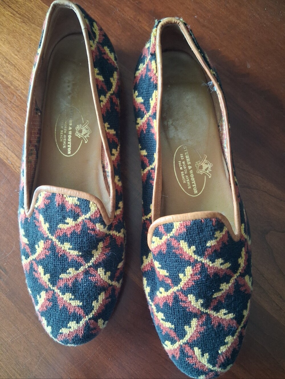 Stubbs & Wootton Needlepoint Loafers Women's Sz 9 Oak Leaf Pattern Black/rust